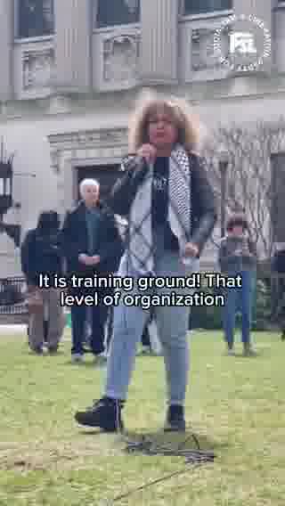 Claudia De la Cruz mp4 video #1